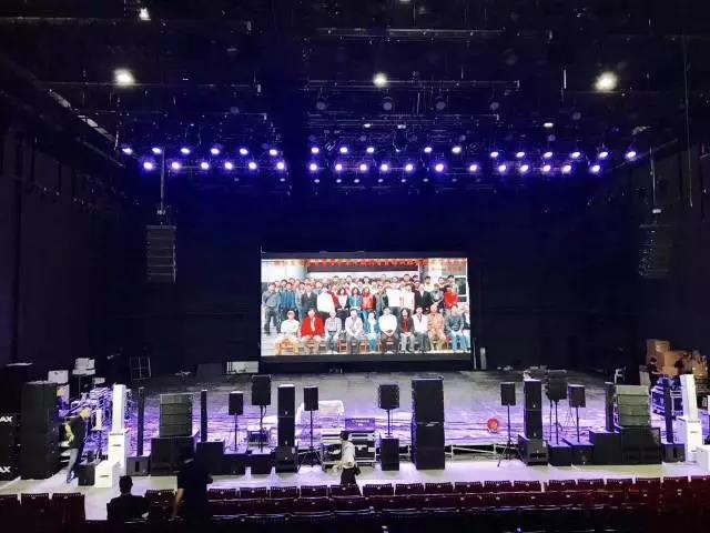 利用舞台香蕉视频在线网址提升舞台艺术层次的路径析探